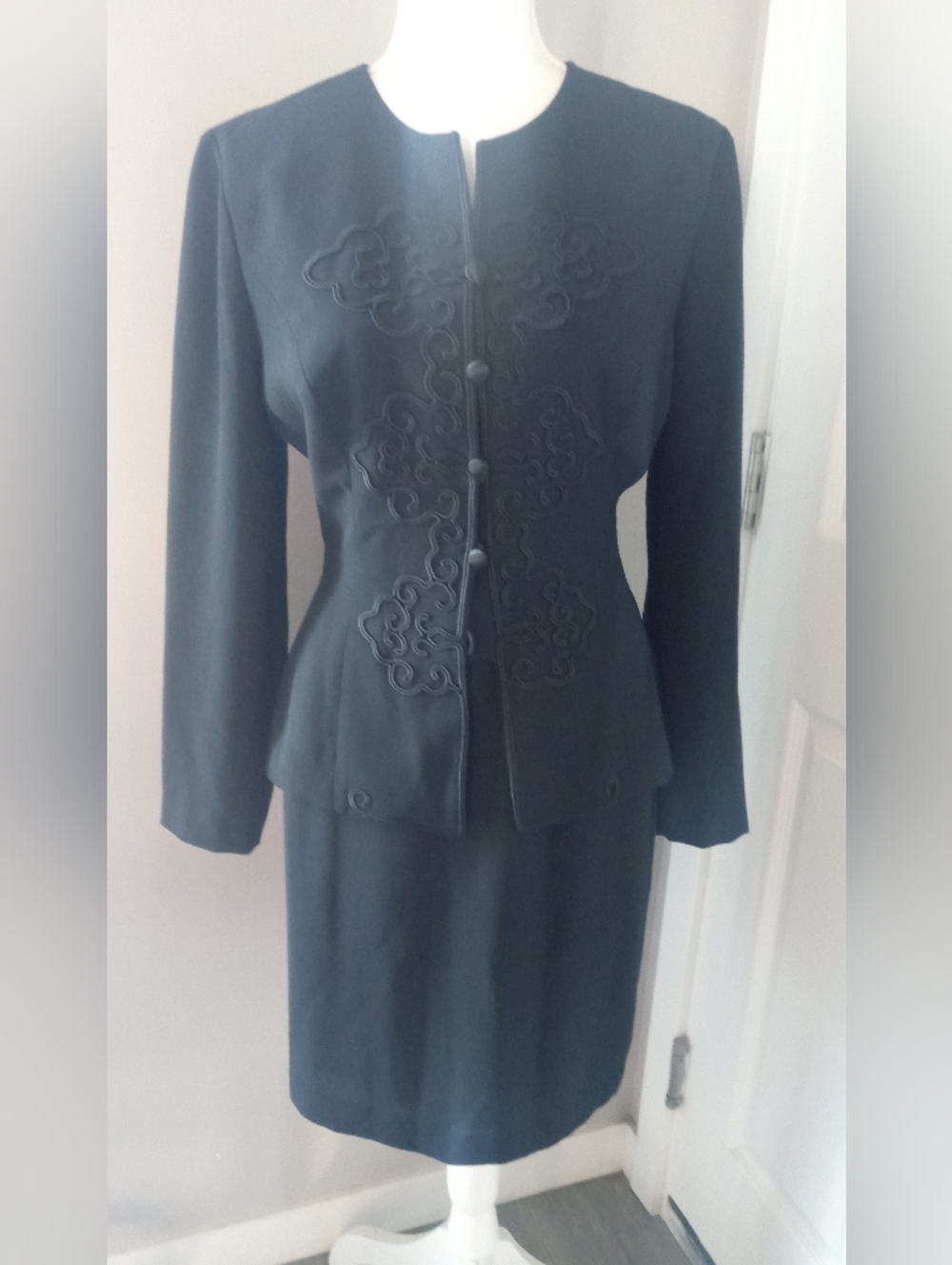 Donna Morgan Black Embroidered Tailored Jacket & Skirt